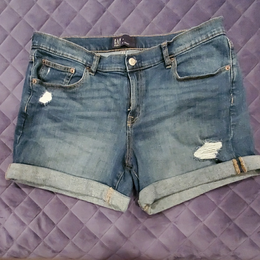 GAP Distressed Denim Shorts 31